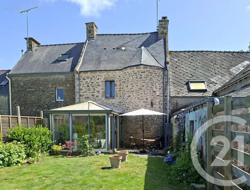 Maison à LIMERZEL