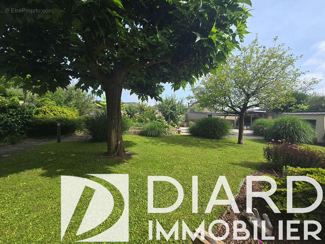 Propriété T11 Centre Ville VITRÉ - photo 3
