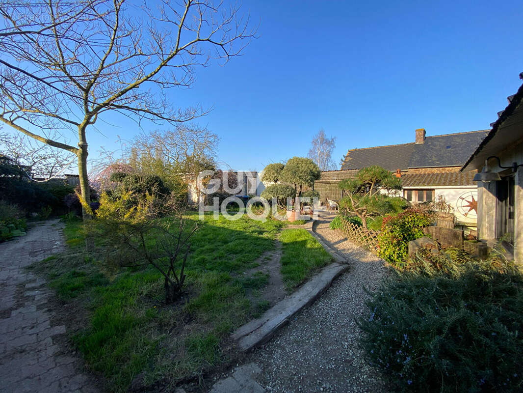 Maison à SAINT-GUINOUX