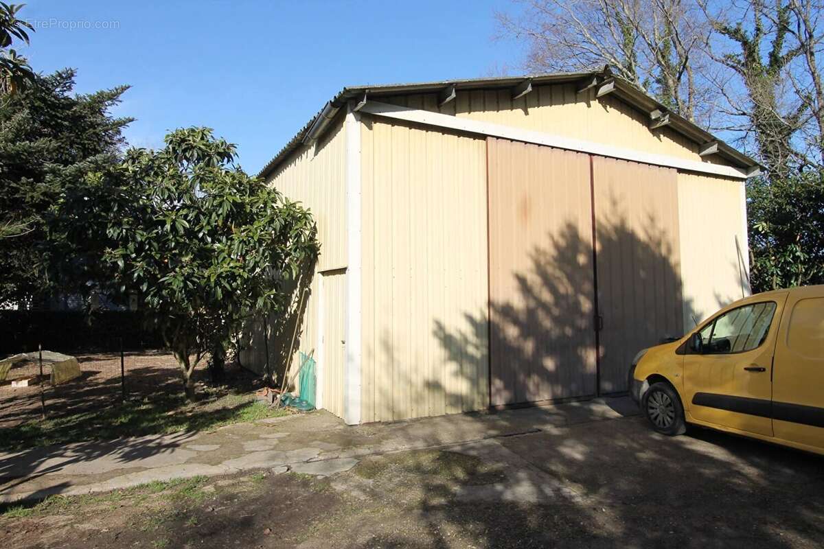 Maison à SAINT-PIERRE-D'EYRAUD