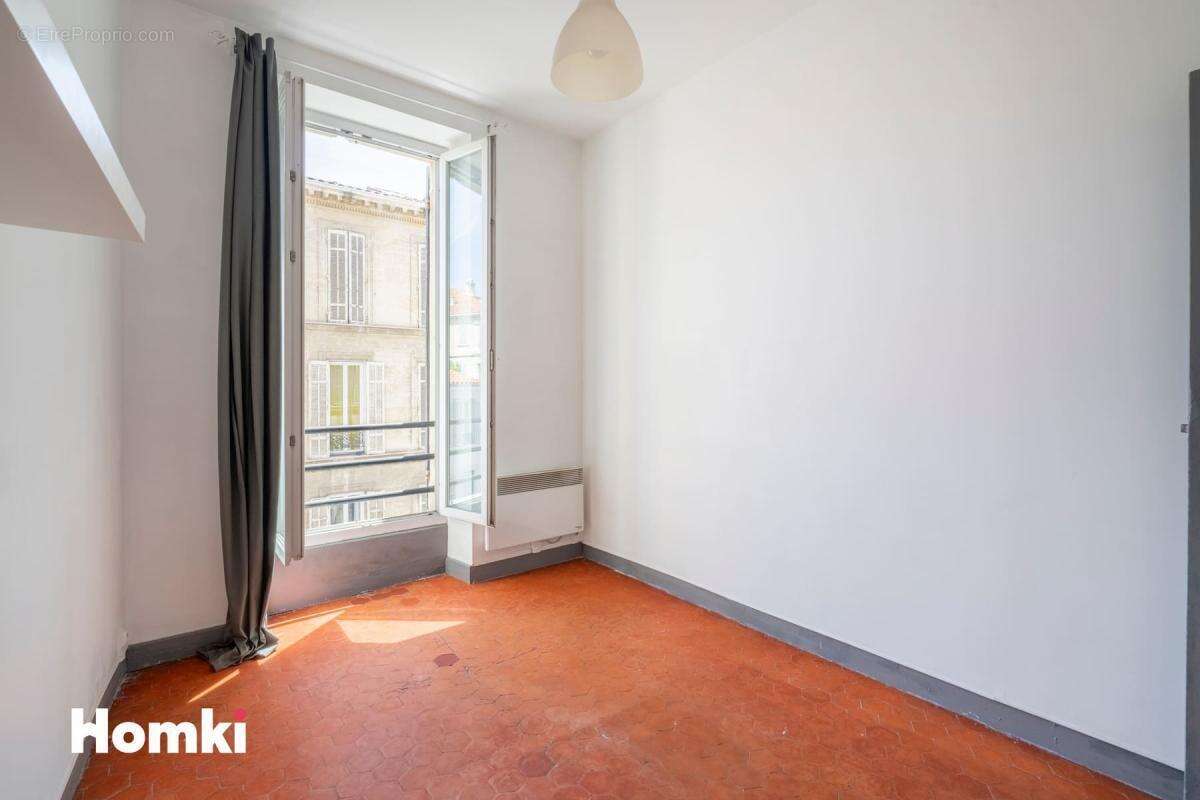 Appartement à MARSEILLE-6E