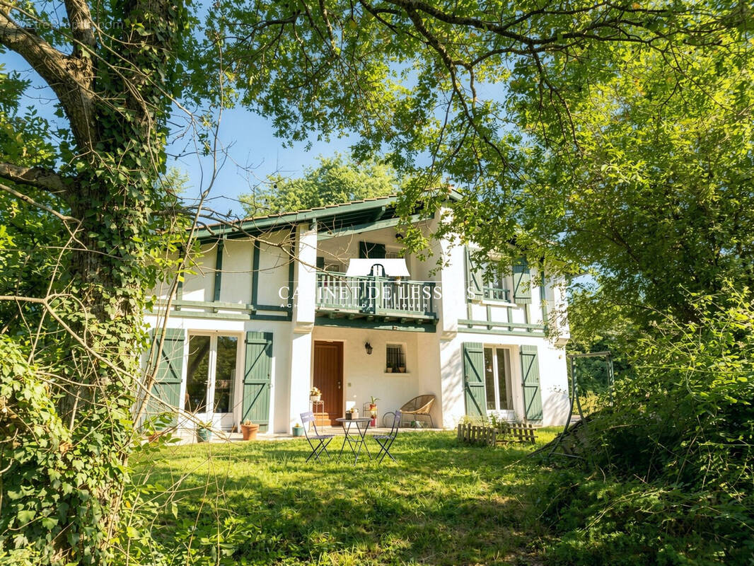 Maison à MOUGUERRE