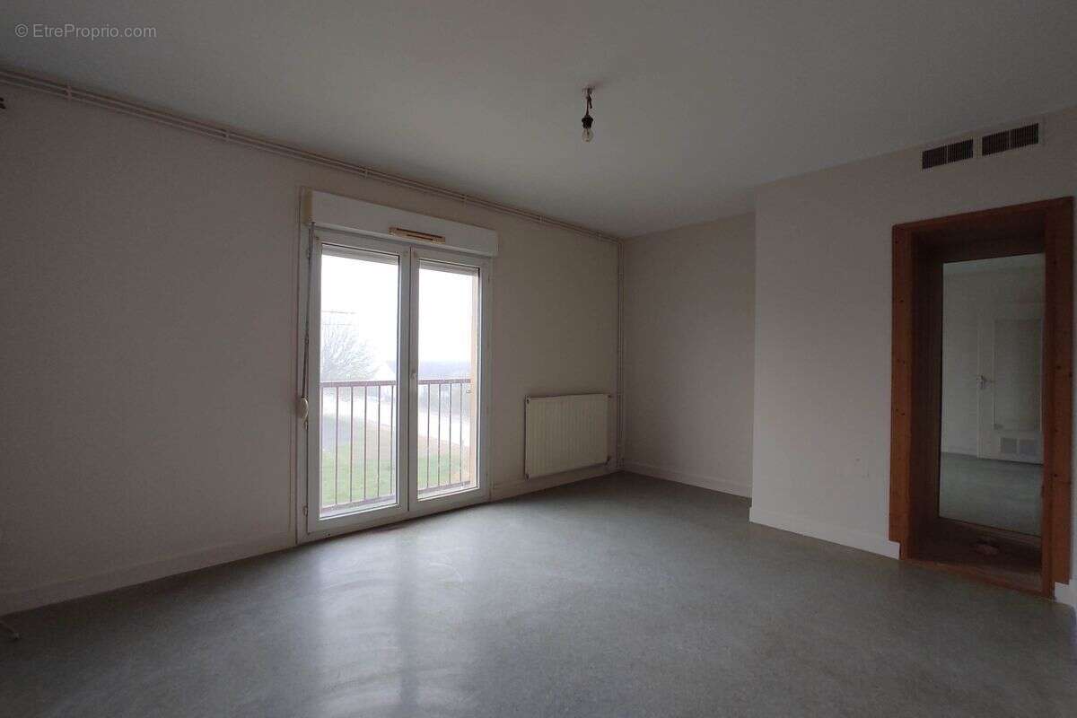 Appartement à MARIGNY-LE-CHATEL