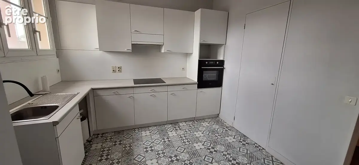 T3 lumineux avec 2 balcons, cave et cellier en centre-ville - photo 3