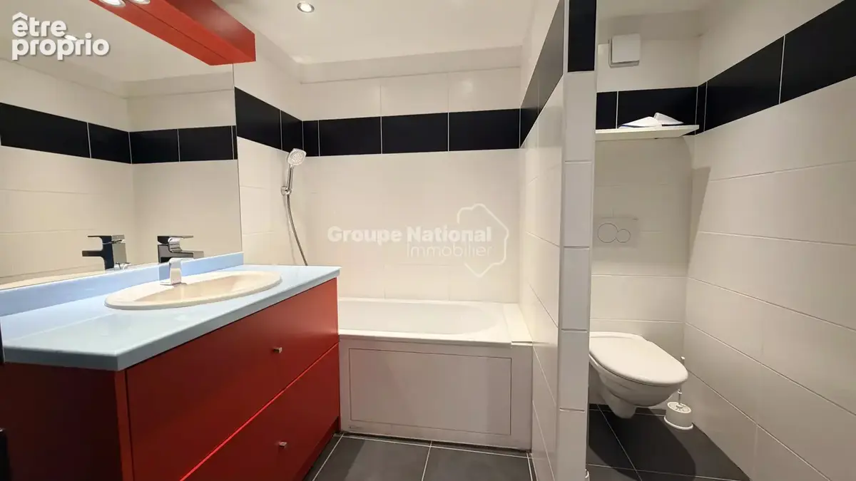 Bedarrides - mas renove en 2016 dans un magnifique parc arbore de 5 810 m² avec piscine,  4 garages - photo 21