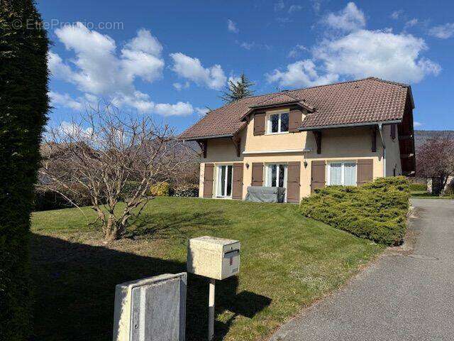 Maison à DIVONNE-LES-BAINS