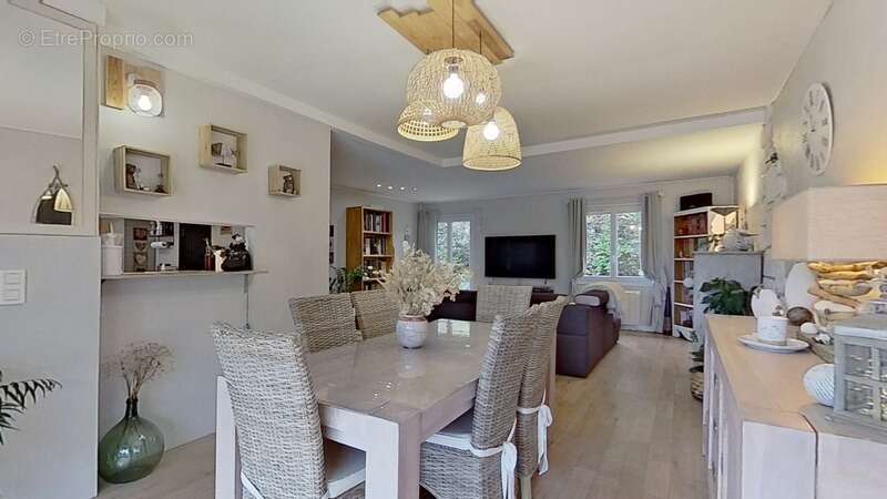 Maison à SAINT-JULIEN-SUR-VEYLE