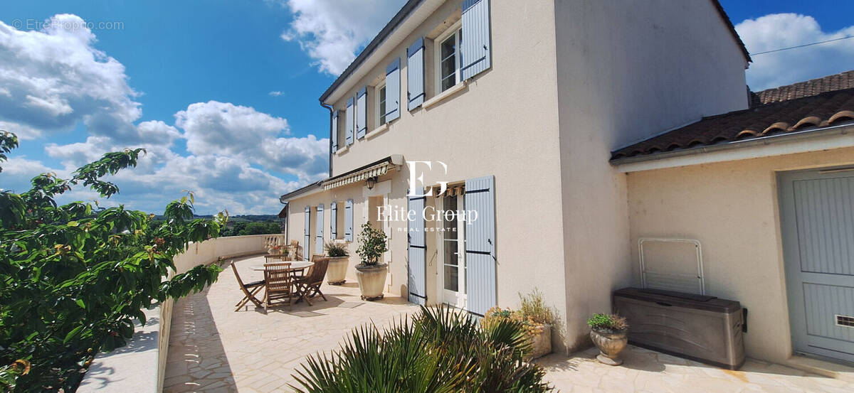 Maison à CHATEAUNEUF-SUR-CHARENTE