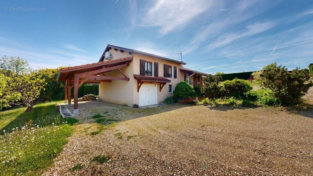 Maison à SAINT-JULIEN