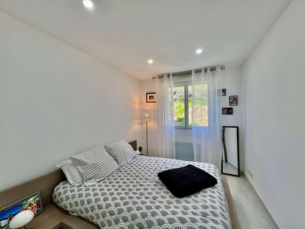 Appartement à SAINT-LAURENT-DU-VAR