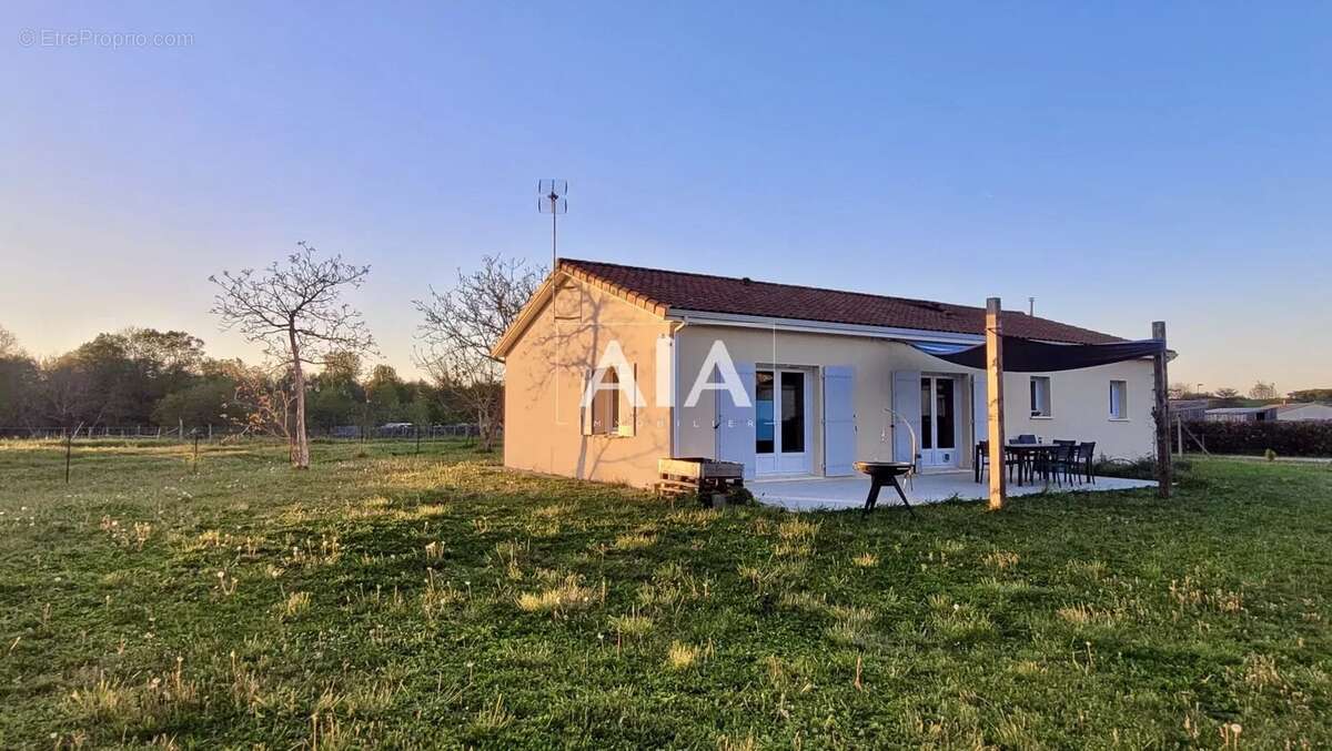 Maison à FOUQUEURE