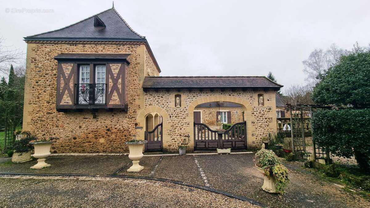 Maison à LACROPTE