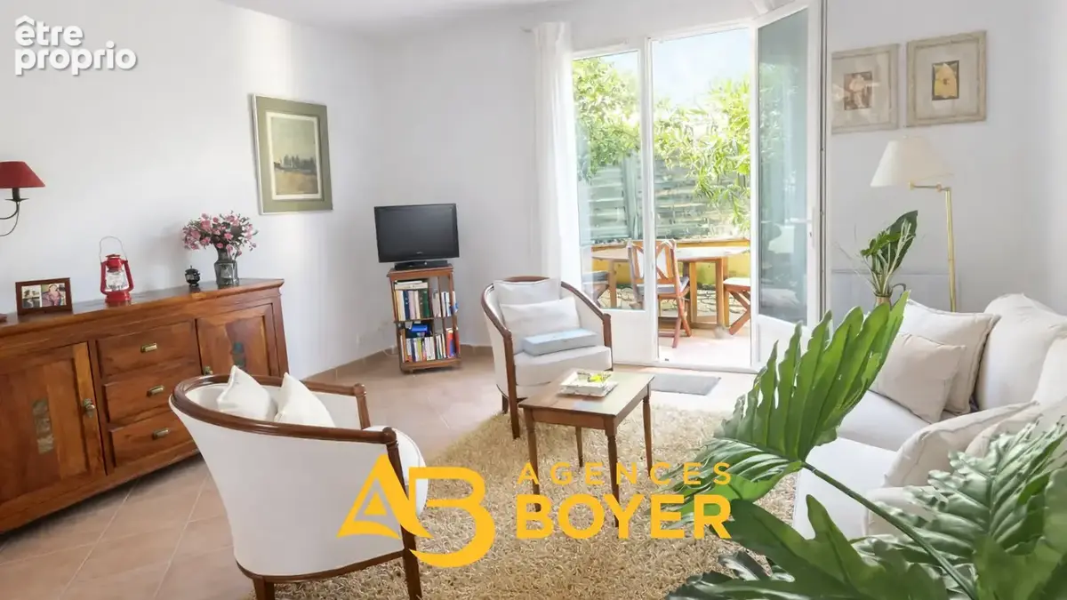 BANDOL - Comme une Maison à Deux Pas du Port : T3 Duplex avec Jardin Privatif et Stationnement - photo 4