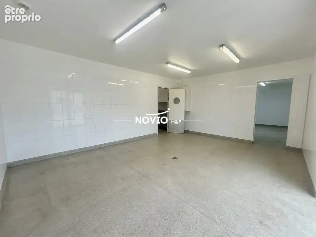 Commerce 355 m² à vendre à Dissay (86130) - photo 9