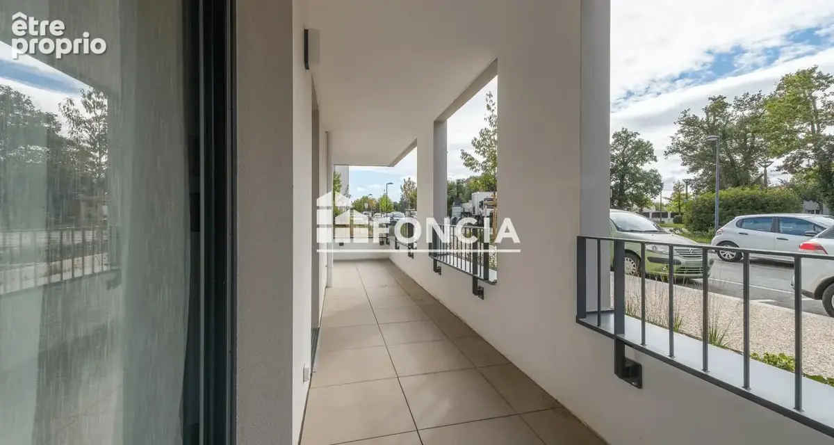 AVRILLÉ - T2 au rez-de-chaussée avec balcon et parking - photo 6