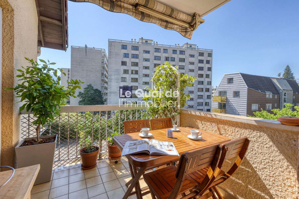 Appartement à MEYLAN