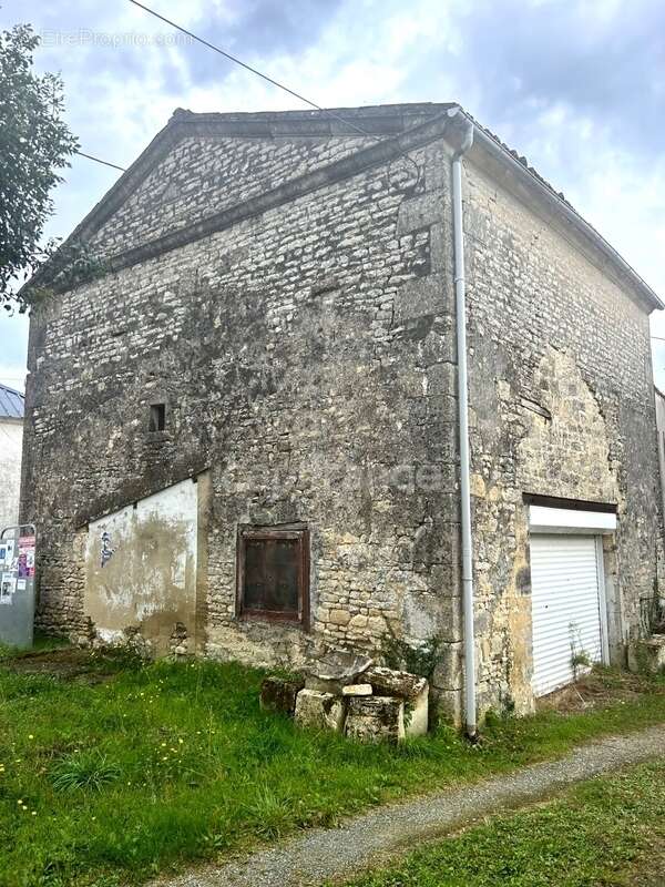 Maison à AUMAGNE