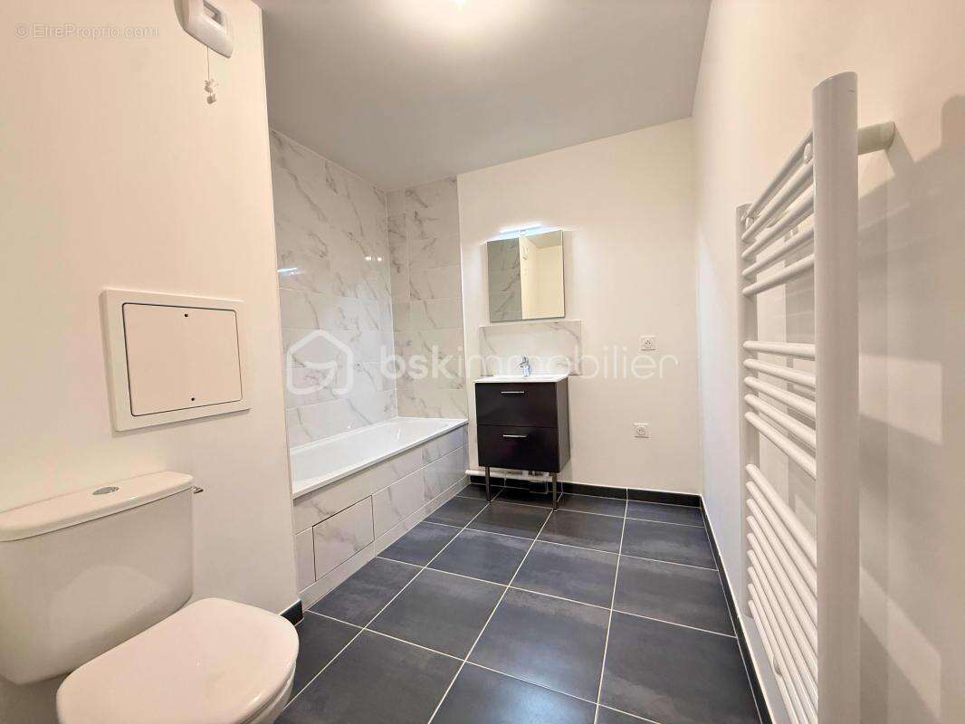 Appartement à SAINT-PIERRE-DU-PERRAY