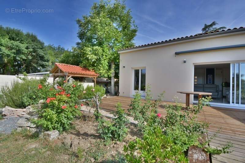 Minzac (Dordogne) maison plain pied 3  chambres + garage et jardin - photo 3