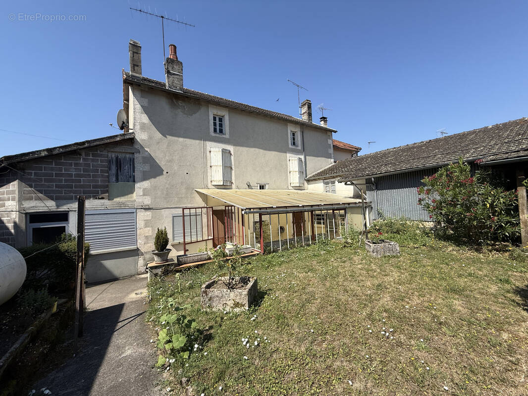 Maison à SAINT-LAURENT-DE-CERIS