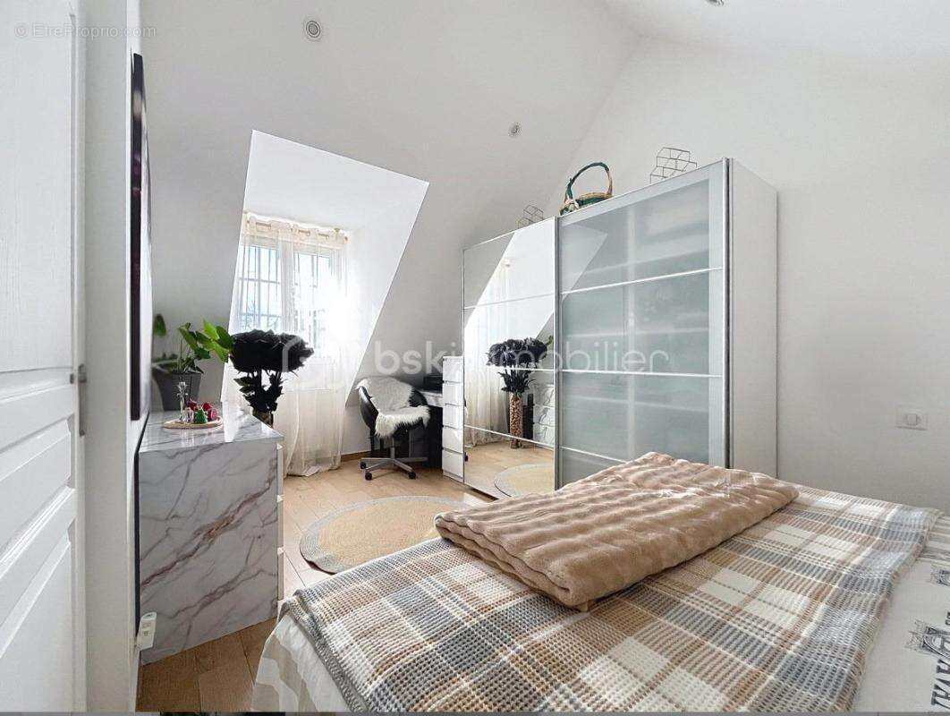 Maison à OZOIR-LA-FERRIERE