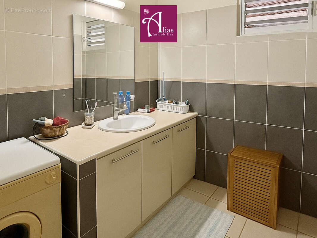 Maison à PETIT-BOURG