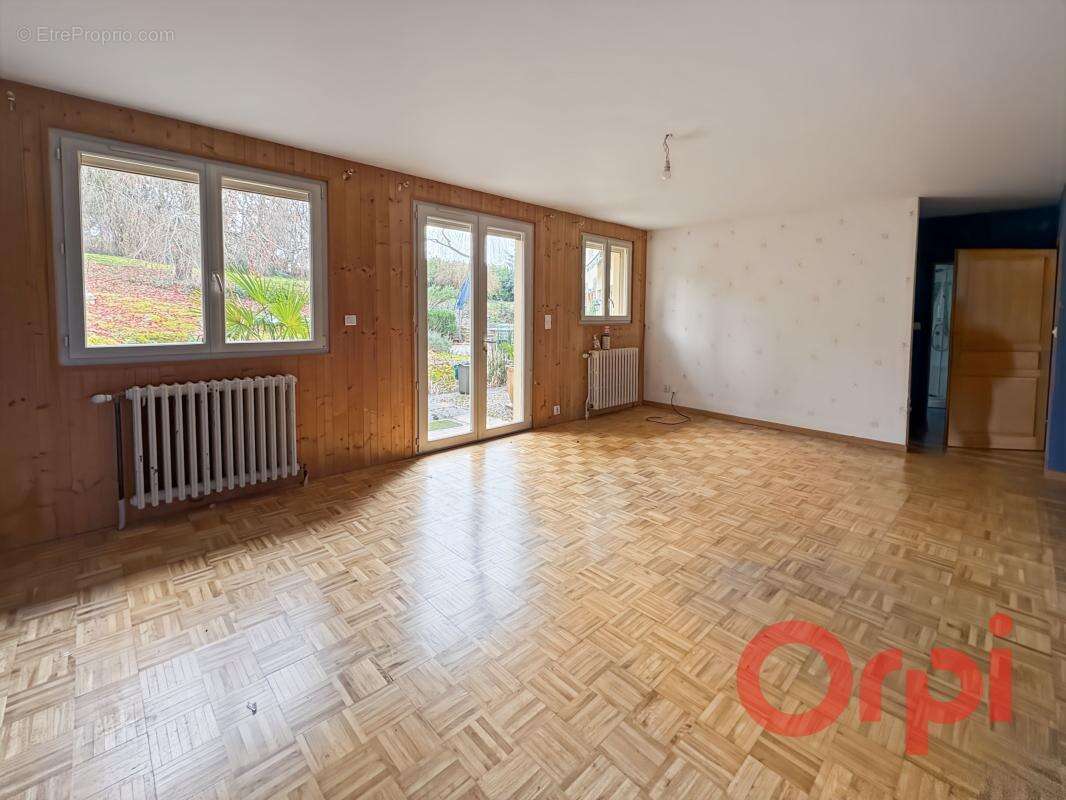 Maison à SAINT-AMAND-MONTROND