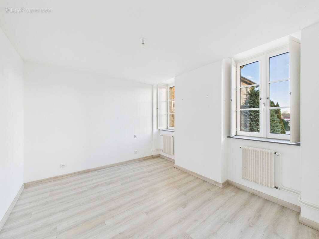 Appartement à CRAPONNE-SUR-ARZON