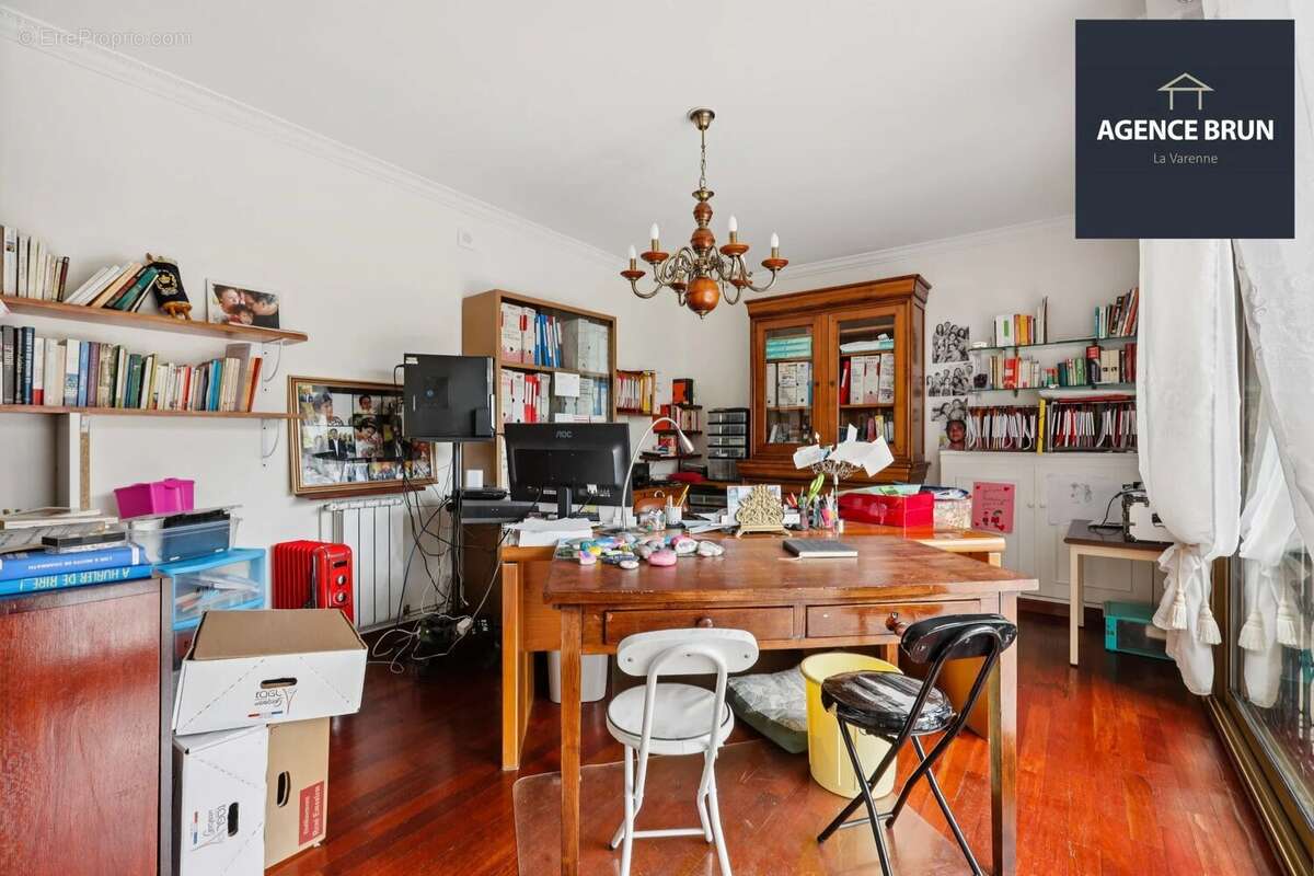 Maison à CHENNEVIERES-SUR-MARNE