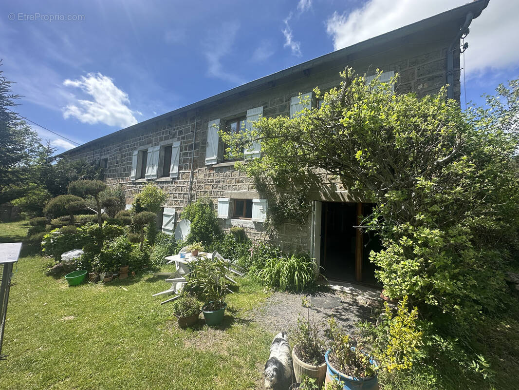 Maison à PRESAILLES