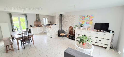 Maison à NEUVILLE-SUR-BRENNE