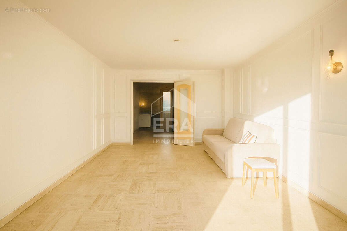 Appartement à MANDELIEU-LA-NAPOULE