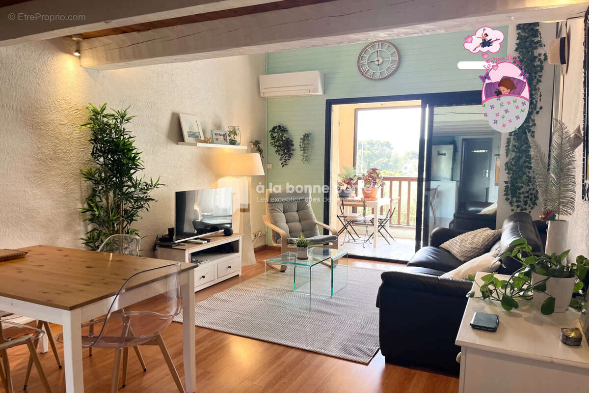 Appartement à SAINT-CYR-SUR-MER