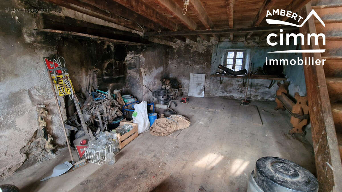 Maison à SAINT-AMANT-ROCHE-SAVINE