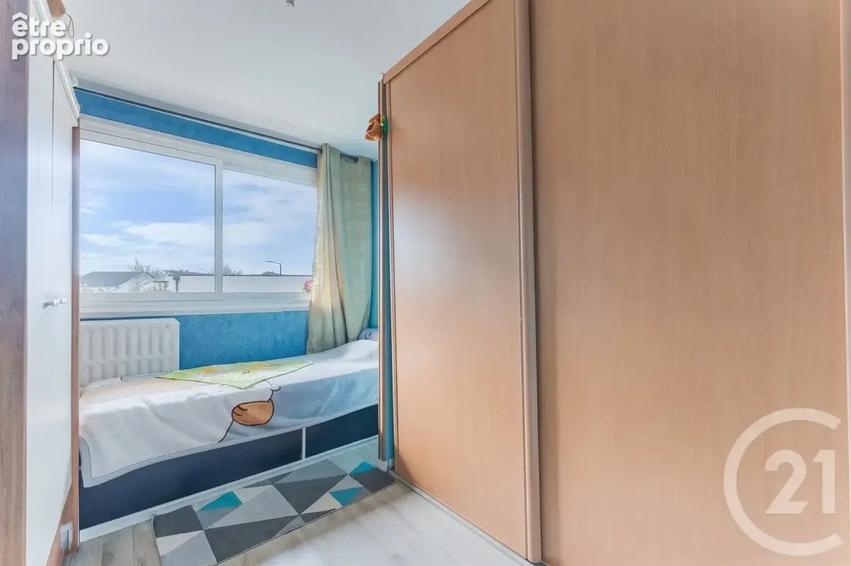 Appartement 4 pièces 77 m² à vendre à Saint-Priest (69800) - photo 8