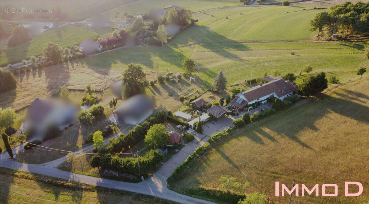 Maison à LA CHAPELLE-DEVANT-BRUYERES