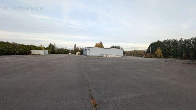 Commerce à ISBERGUES