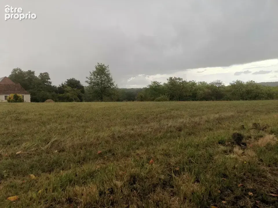 Photo Terrain à Notre-Dame-De-Sanilhac au prix de 96 000€