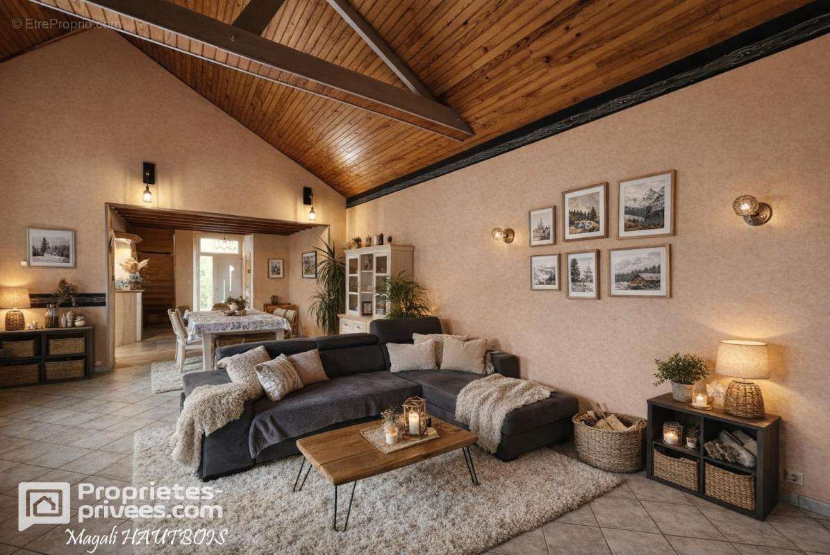 Maison à SAINT-HILAIRE-DU-HARCOUET