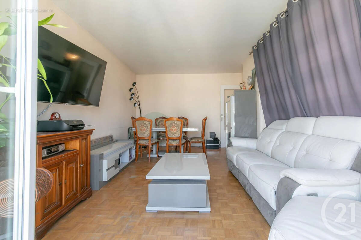 Appartement à SAINT-MAUR-DES-FOSSES
