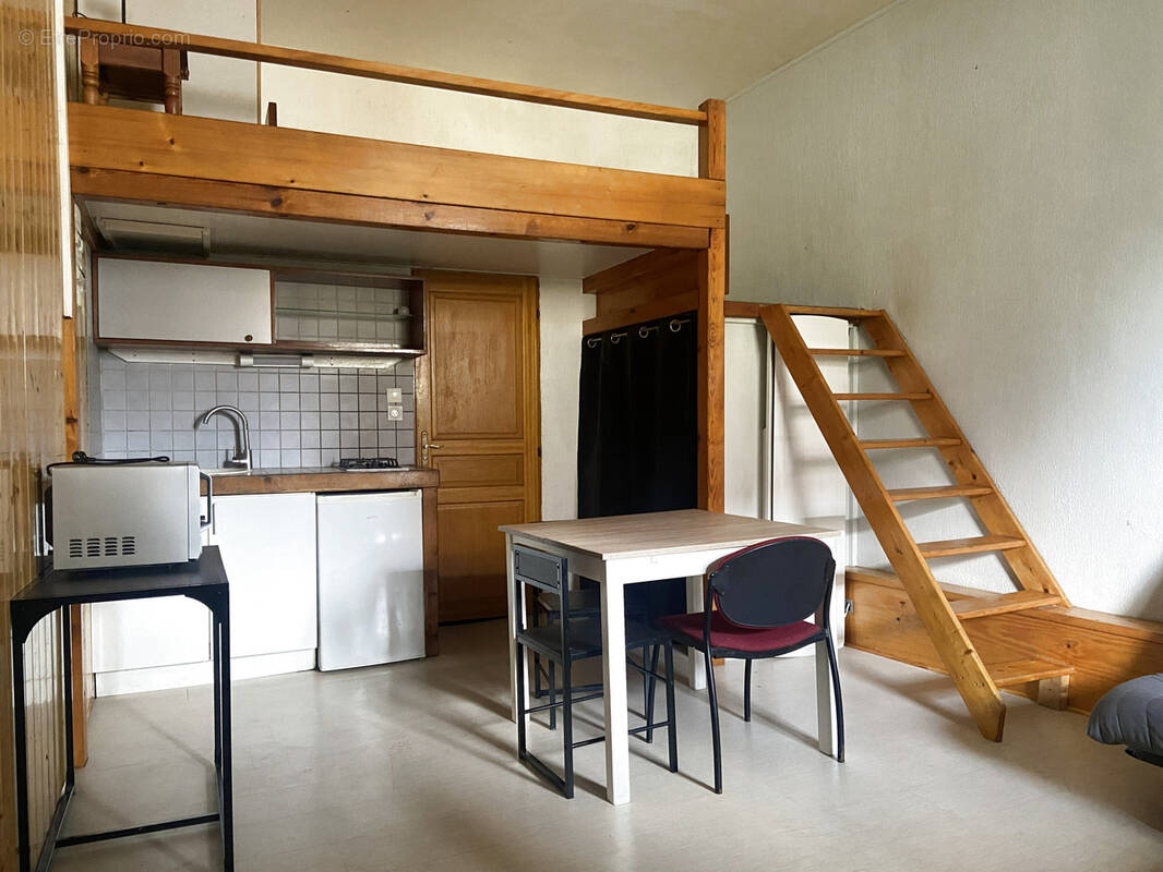 Appartement à YENNE