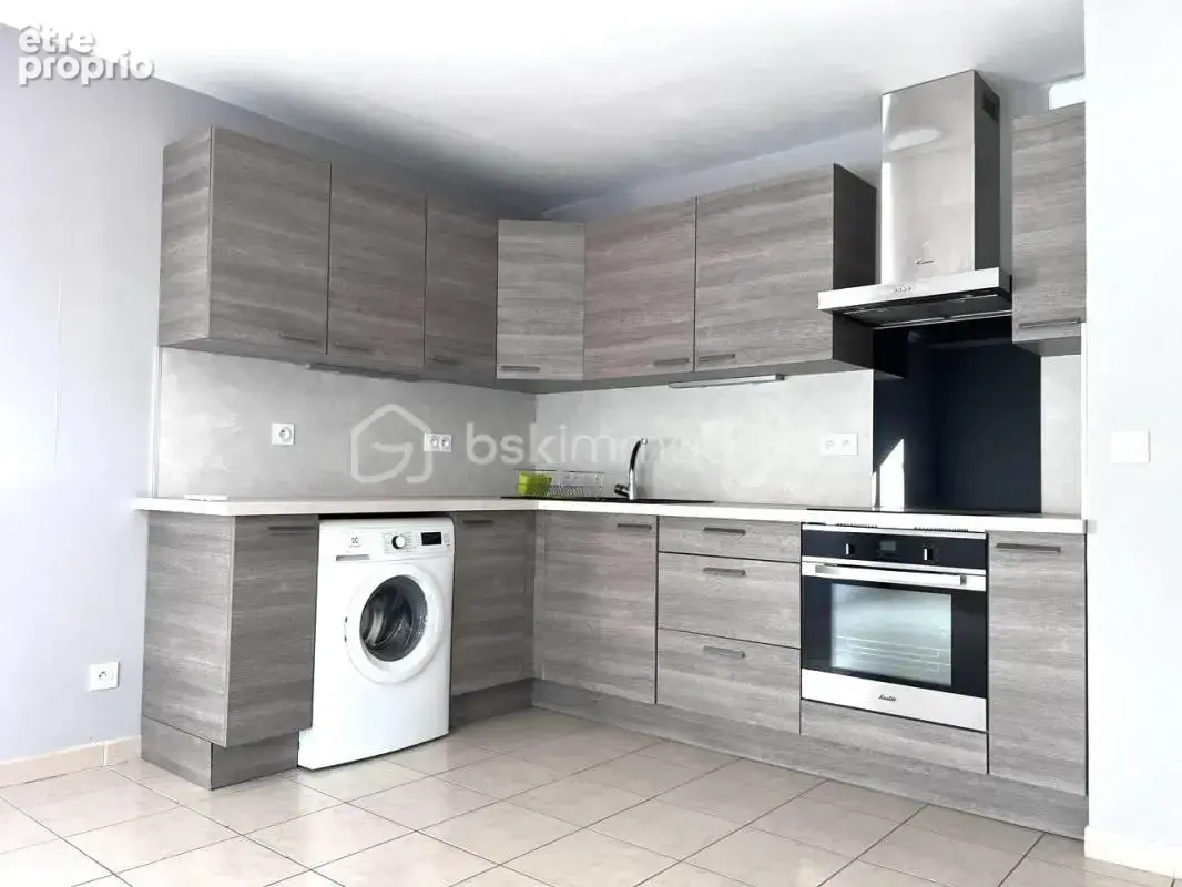 Un appartement au 1er étage de type F2 de 42,15 m2, terrasse de 12,16 m2, deux parkings privatifs - photo 5