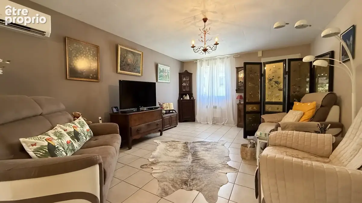 Viager occupé Monsieur 82 ans et Dame 89 ans - Maison de plain-pied avec garage et jardin - photo 3