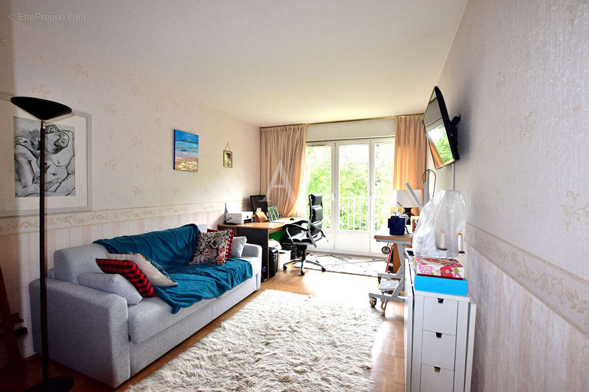 Appartement à BURES-SUR-YVETTE