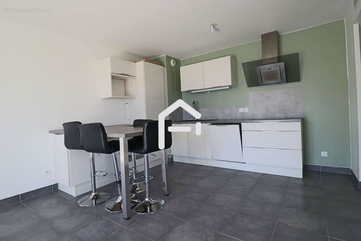 Appartement à CHATEAUNEUF-LES-MARTIGUES