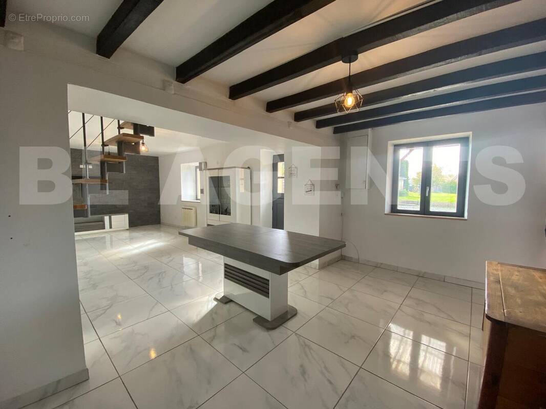 WhatsApp Image 2025-10-07 à 15 - Maison à VION