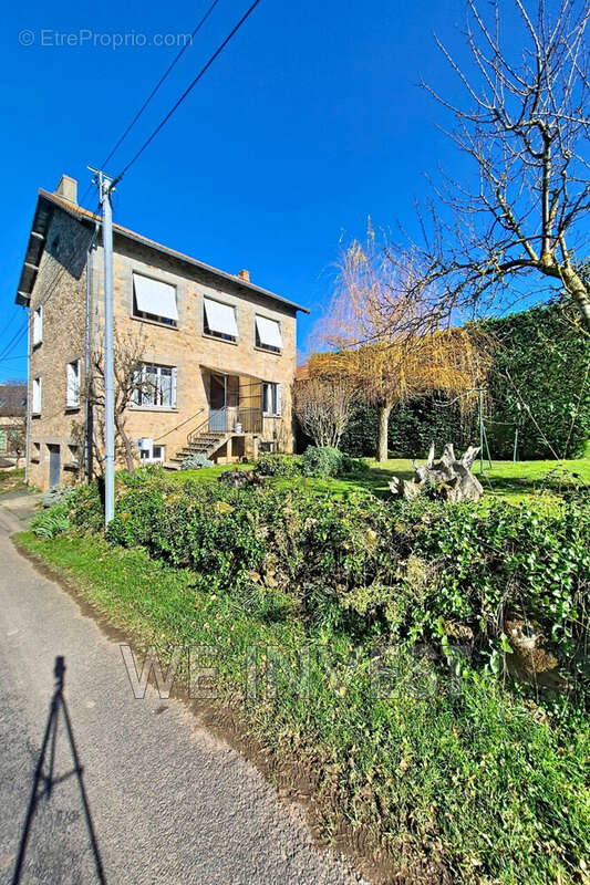 Maison à ANGLARS-SAINT-FELIX