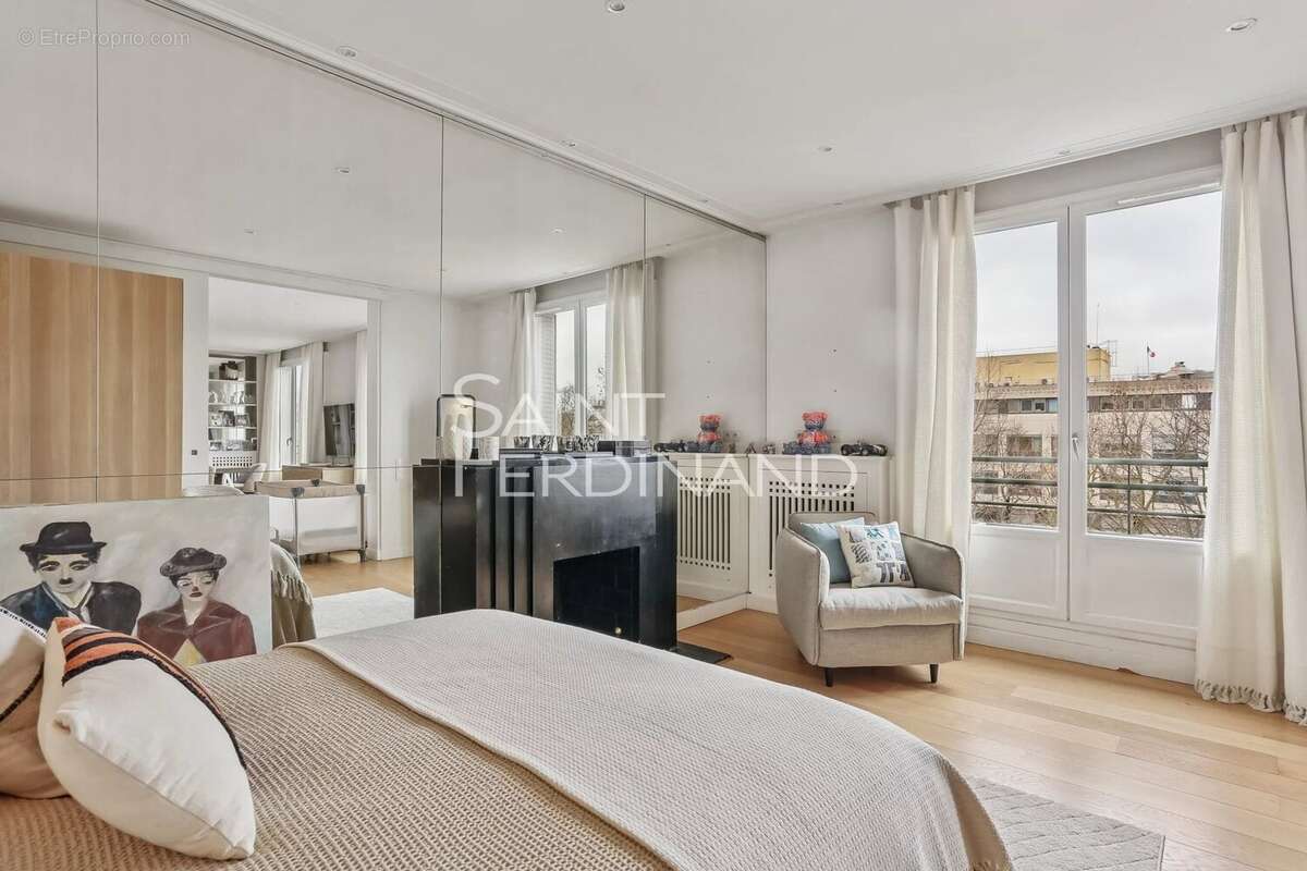 Appartement à NEUILLY-SUR-SEINE