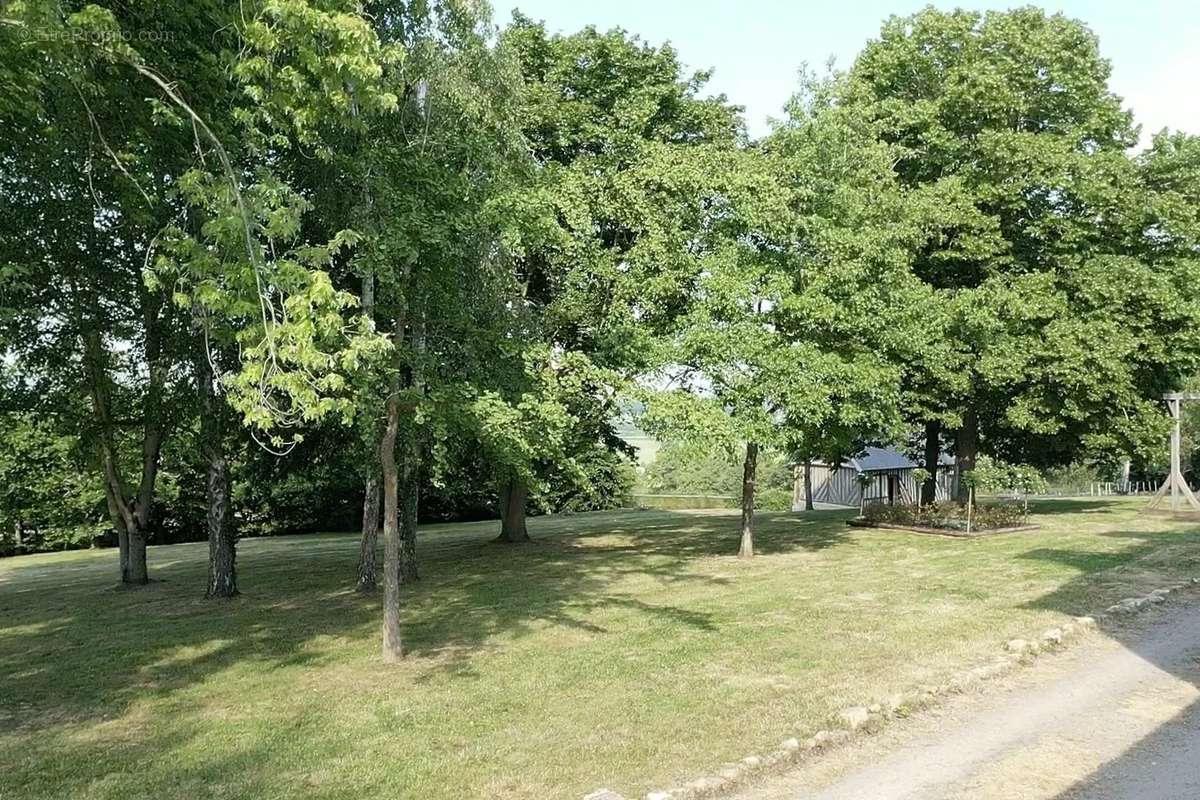 Maison à SAINT-PIERRE-SUR-DIVES