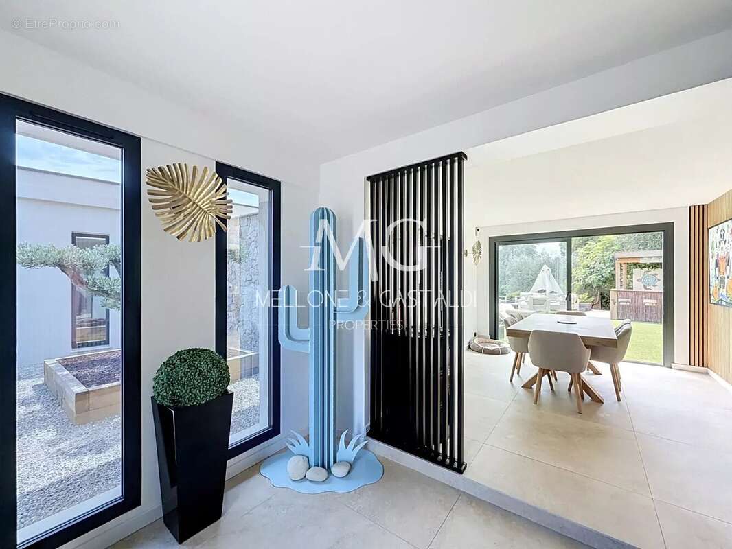 Maison à MOUGINS